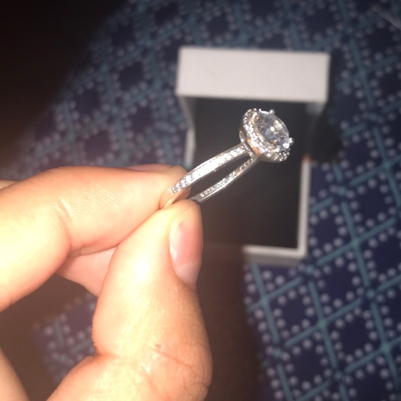 A pandora ring, wore only TWICE brand new ! - Picture 4 of 4